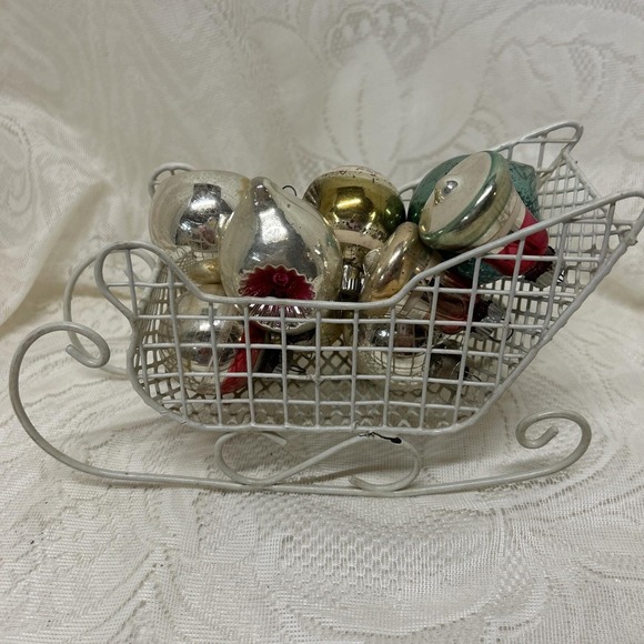 Vintage Christmas Sleigh Coated Wire Filled With Vintage Glass Ornaments - Picture 3 of 8